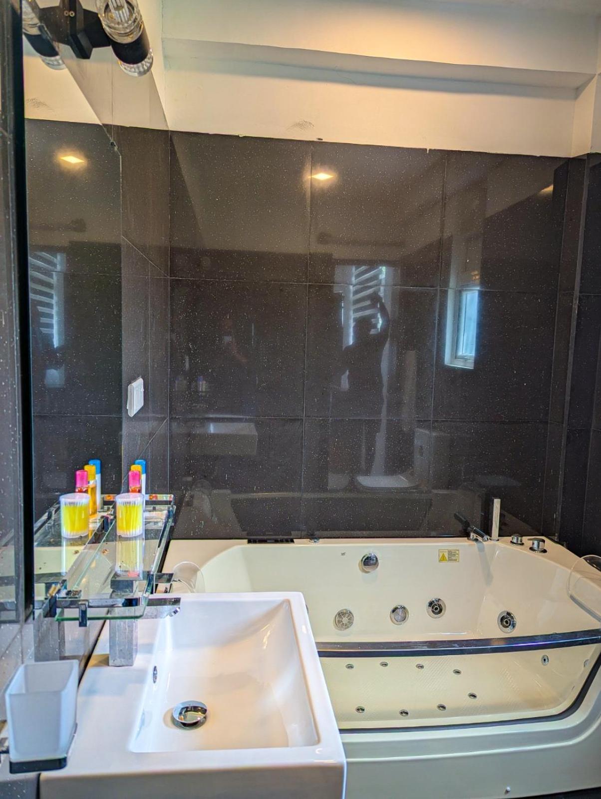 Airport Hotel By Cmb Apartments Νεγκόμπο Εξωτερικό φωτογραφία